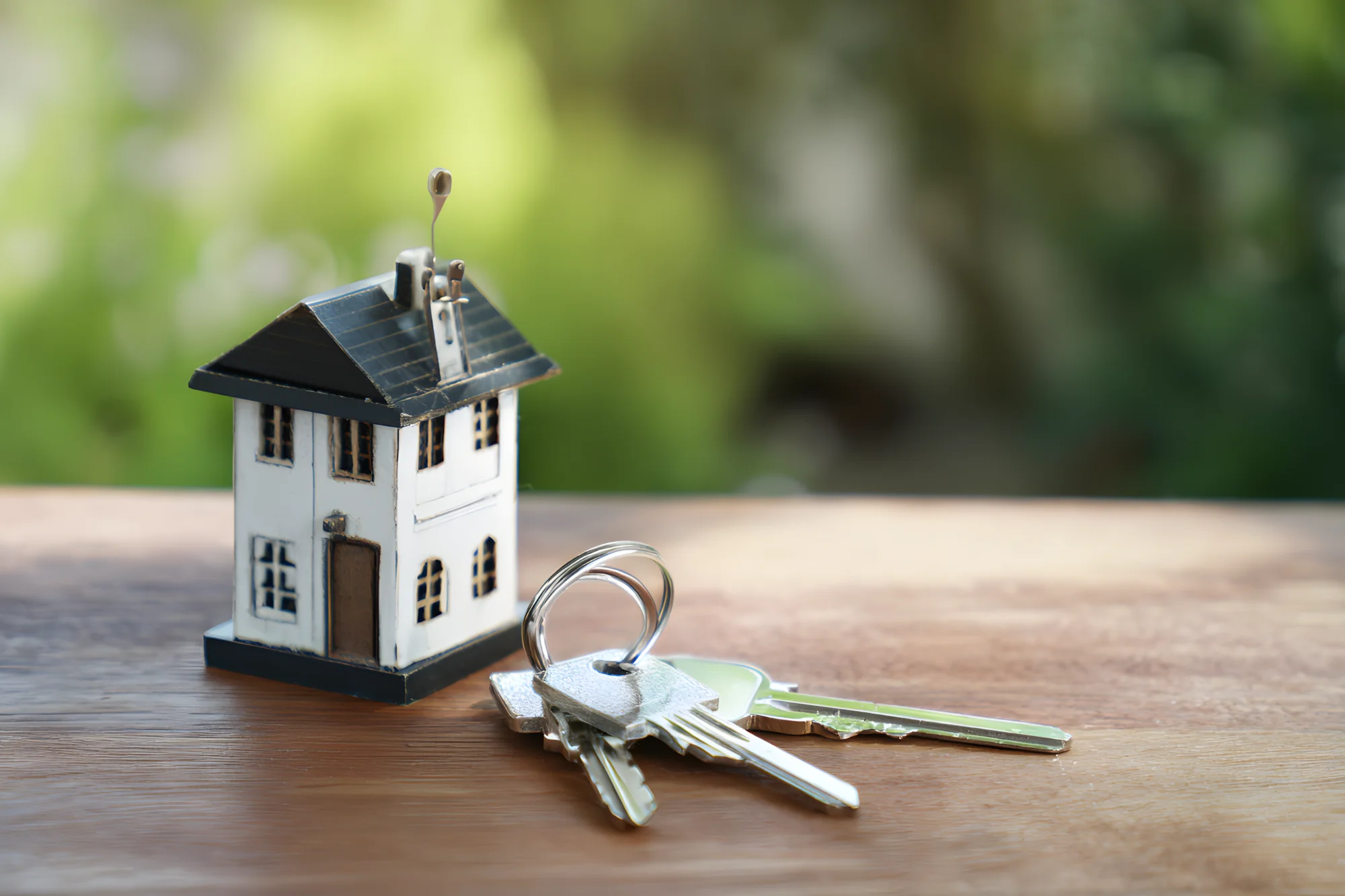 Homeowner learning how to avoid foreclosure with expert guidance